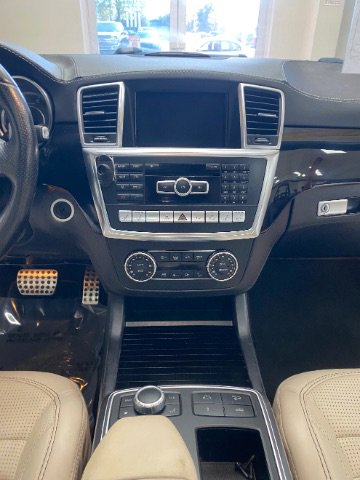 Used 2014 Mercedes-Benz GL 63 AMG 4MATIC image 31