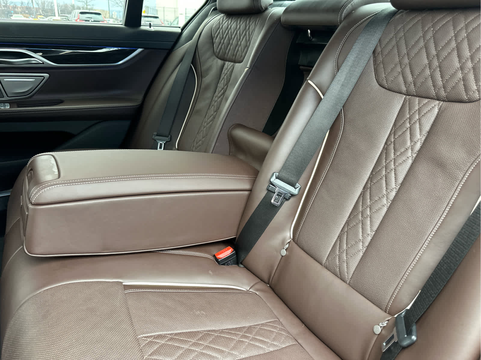 Used 2022 BMW 750i xDrive image 50