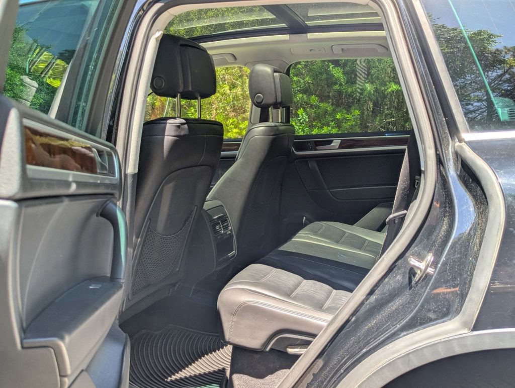 Used 2014 Volkswagen Touareg TDI AWD/4WD image 19