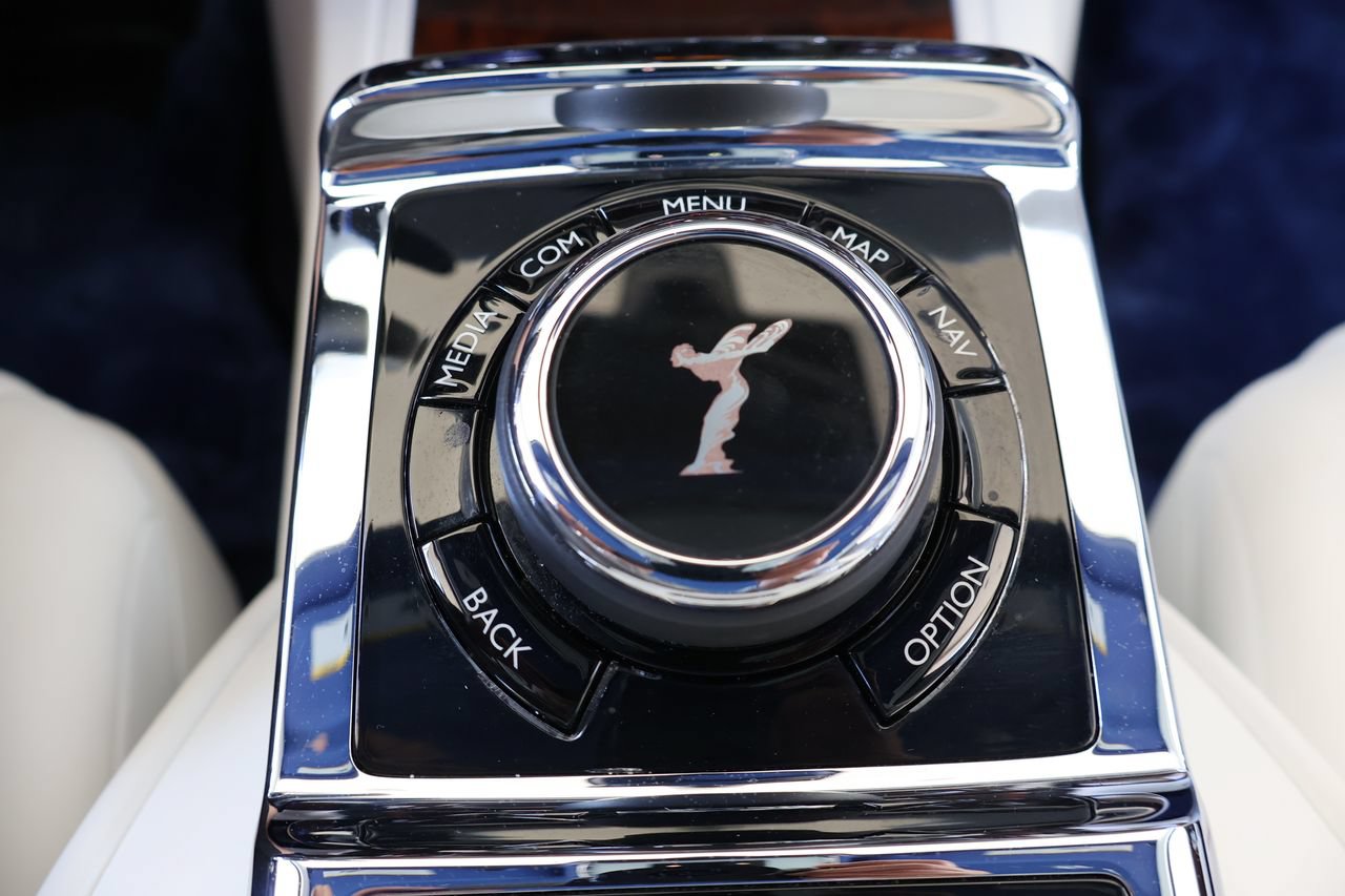 Certified 2023 Rolls-Royce Phantom Extended Wheelbase w/ Leather Finishing Pack RWD image 30
