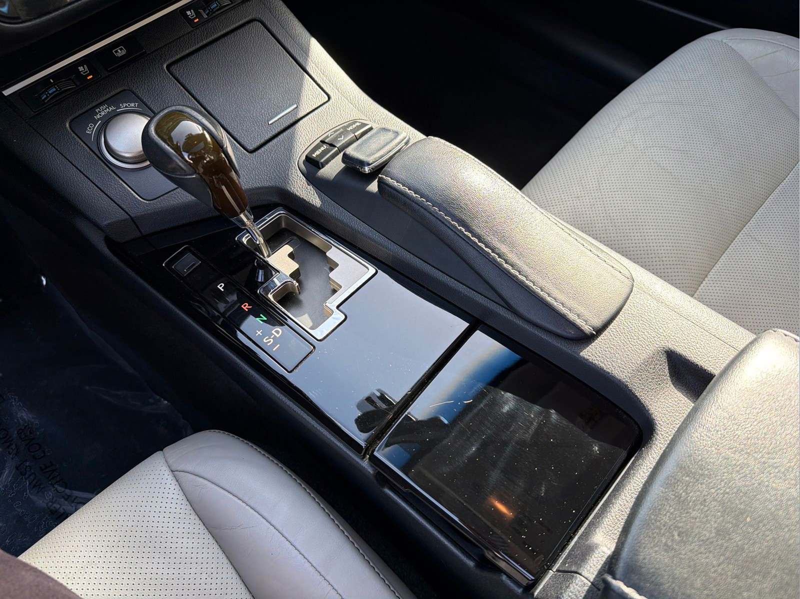 Used 2015 Lexus ES 350 w/ Luxury Package FWD image 23