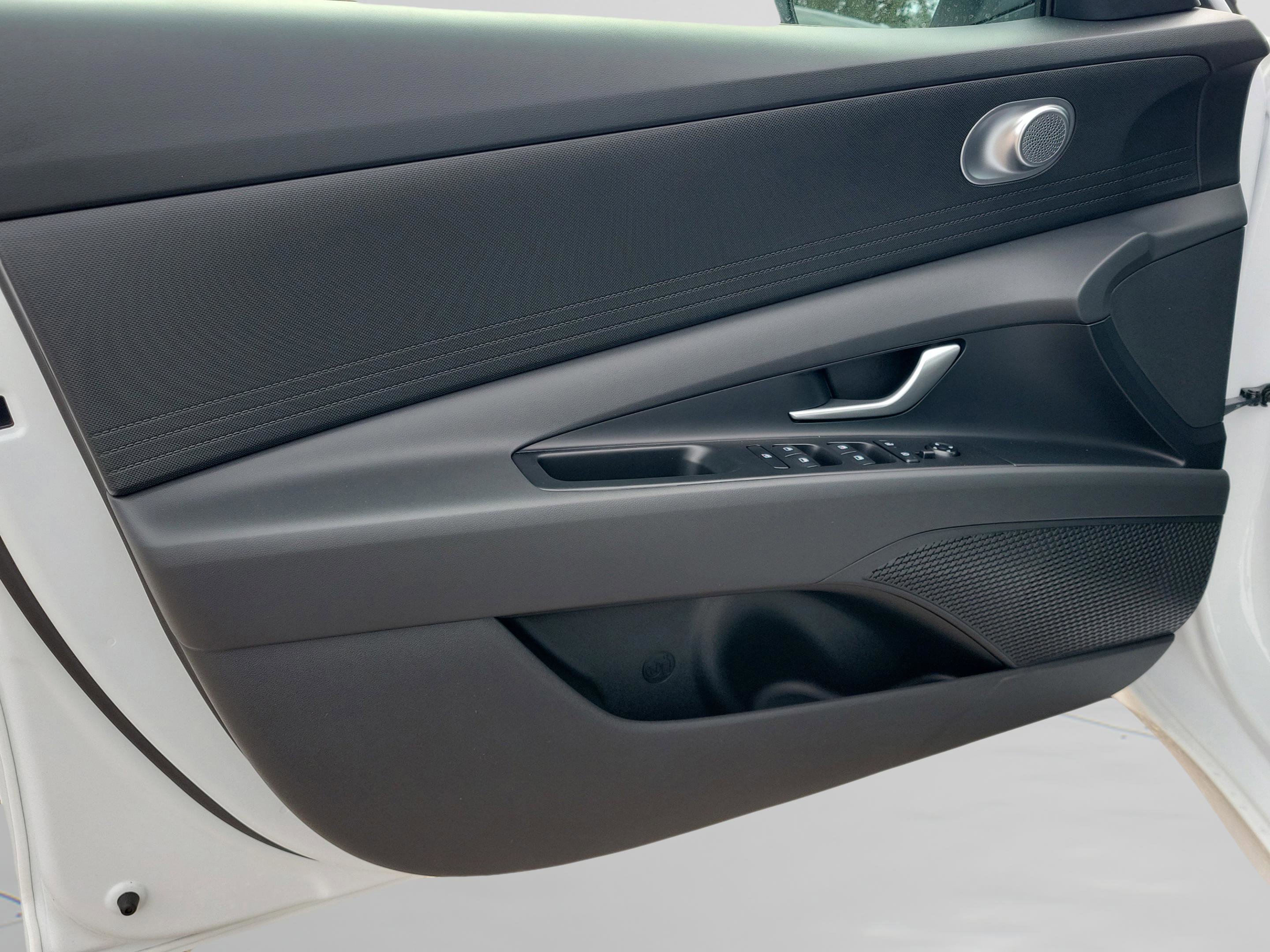 New 2026 Hyundai Elantra SE image 17