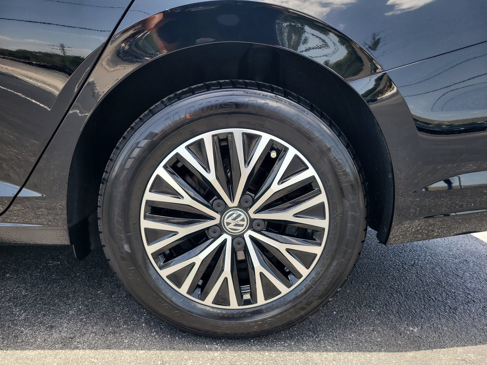 Used 2019 Volkswagen Jetta SE w/ Cold Weather Package FWD image 6