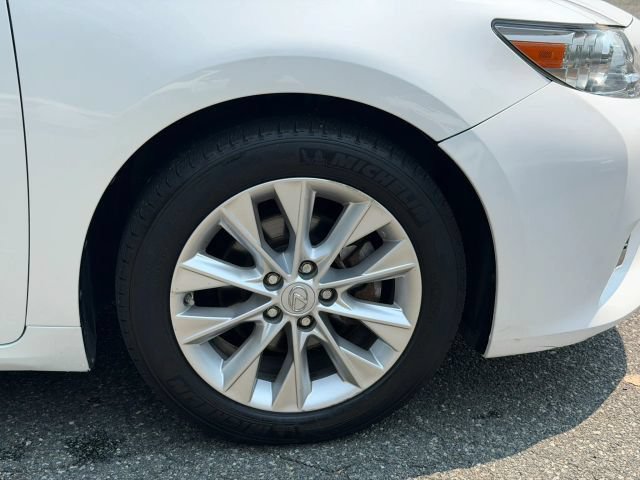 Used 2013 Lexus ES 300h w/ Luxury Pkg FWD image 9