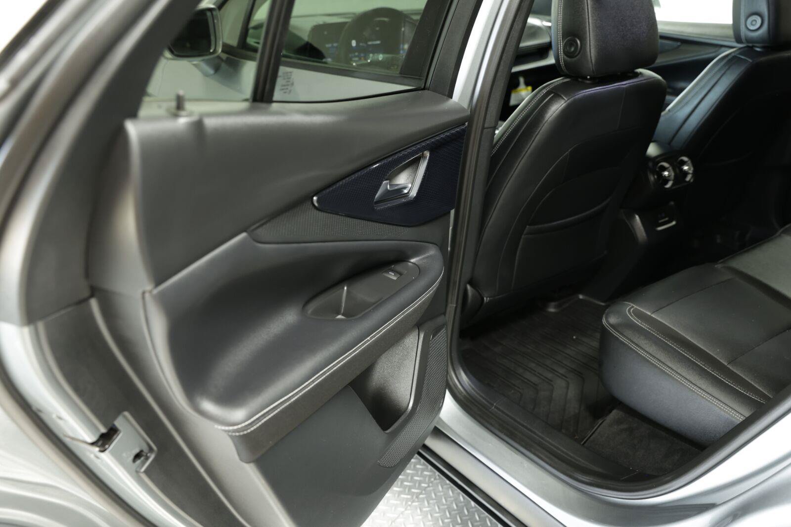Certified 2024 Chevrolet Blazer EV LT AWD/4WD image 30