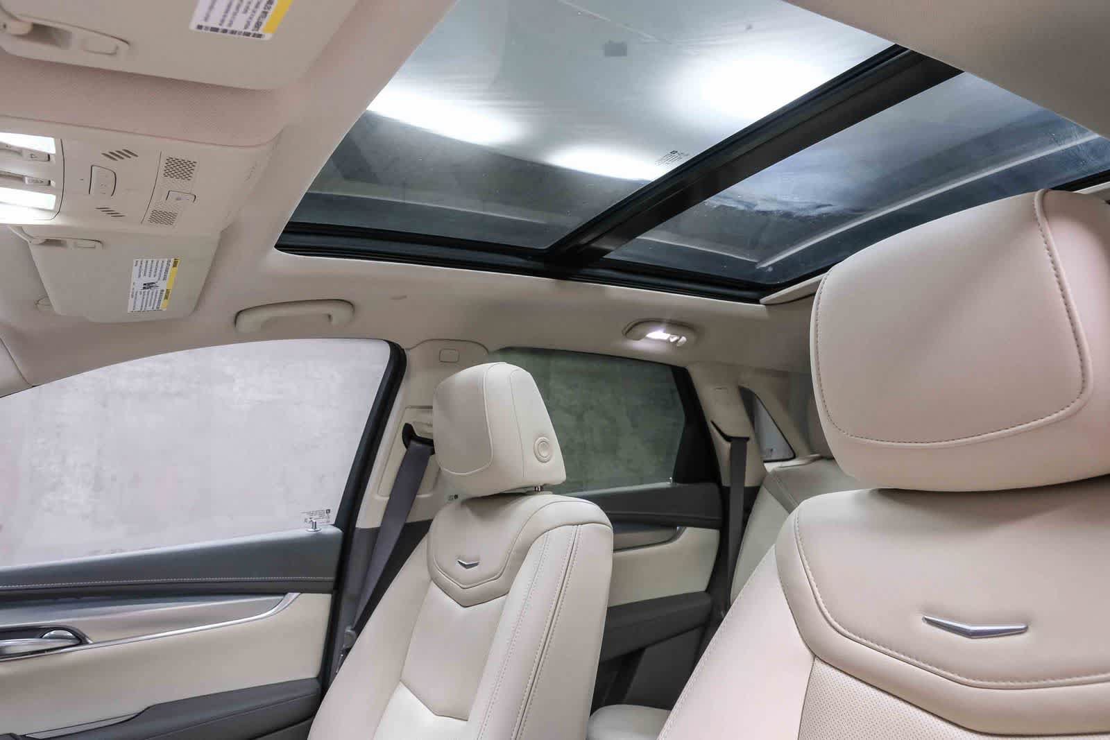 Used 2022 Cadillac XT5 Premium Luxury FWD image 29