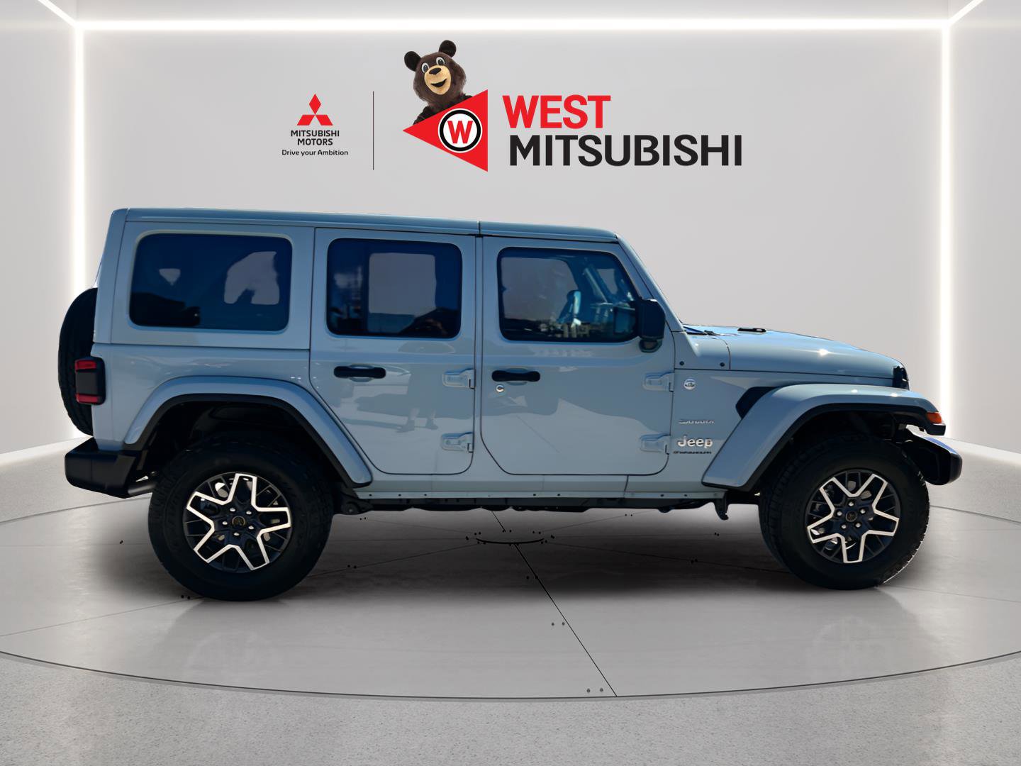 Used 2024 Jeep Wrangler Sahara image 6