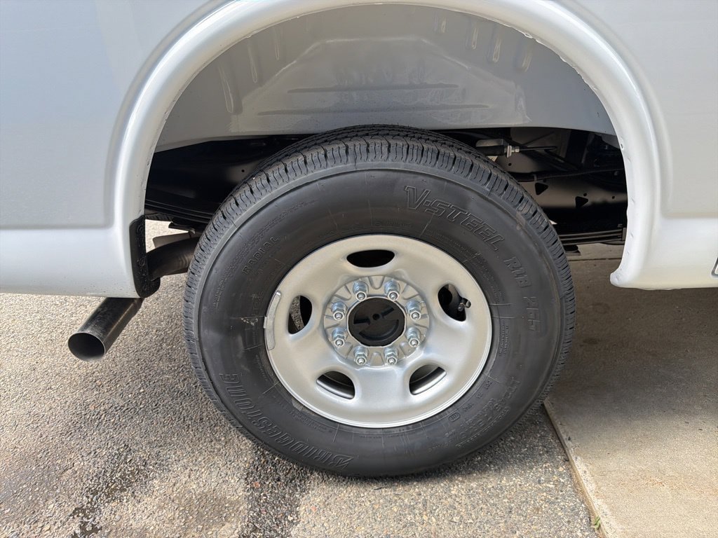 New 2026 Chevrolet Express 2500 w/ Driver Convenience Package RWD image 29