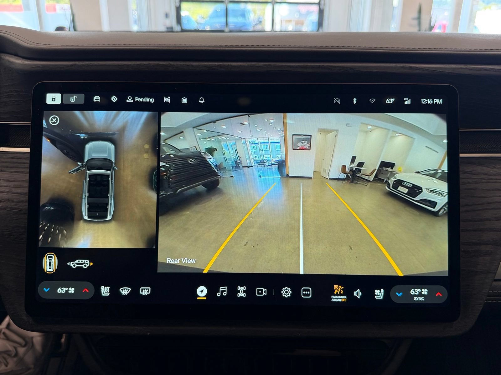 Used 2023 Rivian R1S Adventure AWD/4WD image 19