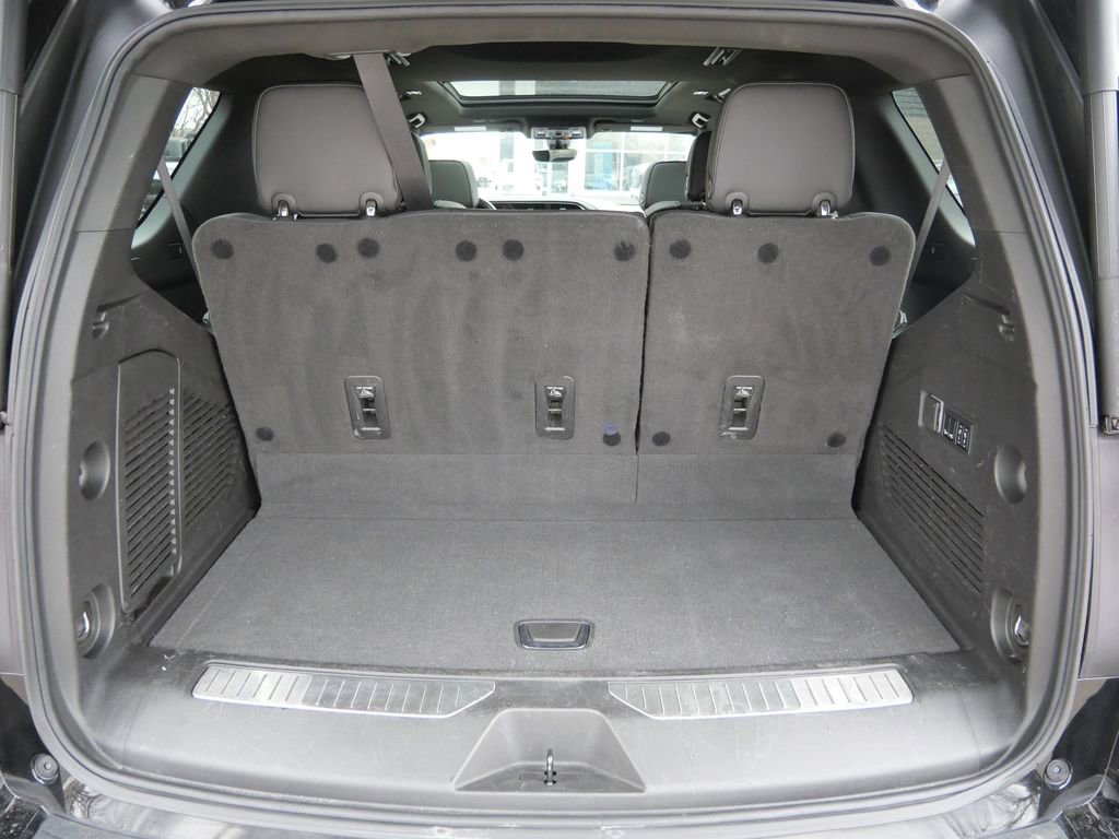 Used 2022 GMC Yukon Denali w/ Denali Premium Package image 25