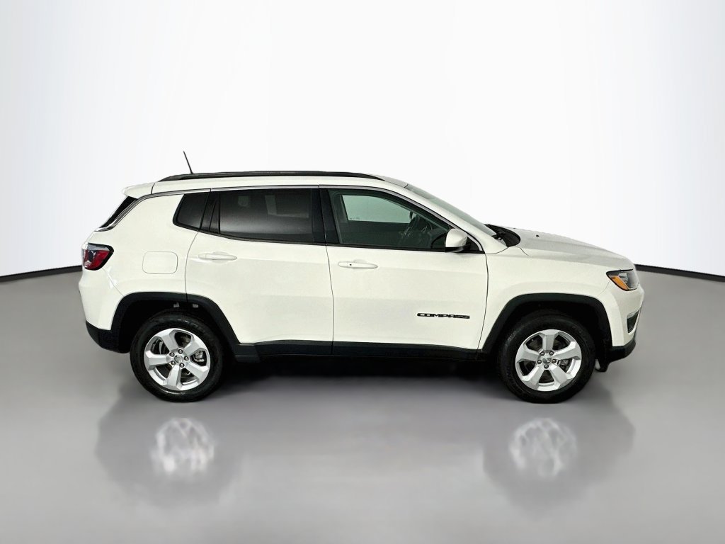 Used 2018 Jeep Compass Latitude w/ Popular Equipment Group AWD/4WD image 8