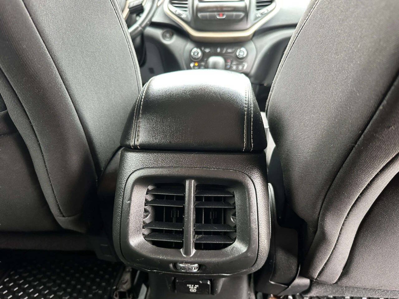 Used 2014 Jeep Cherokee Latitude w/ Comfort/Convenience Group AWD/4WD image 22