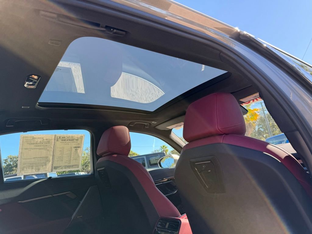 Used 2025 BMW 540i xDrive image 31