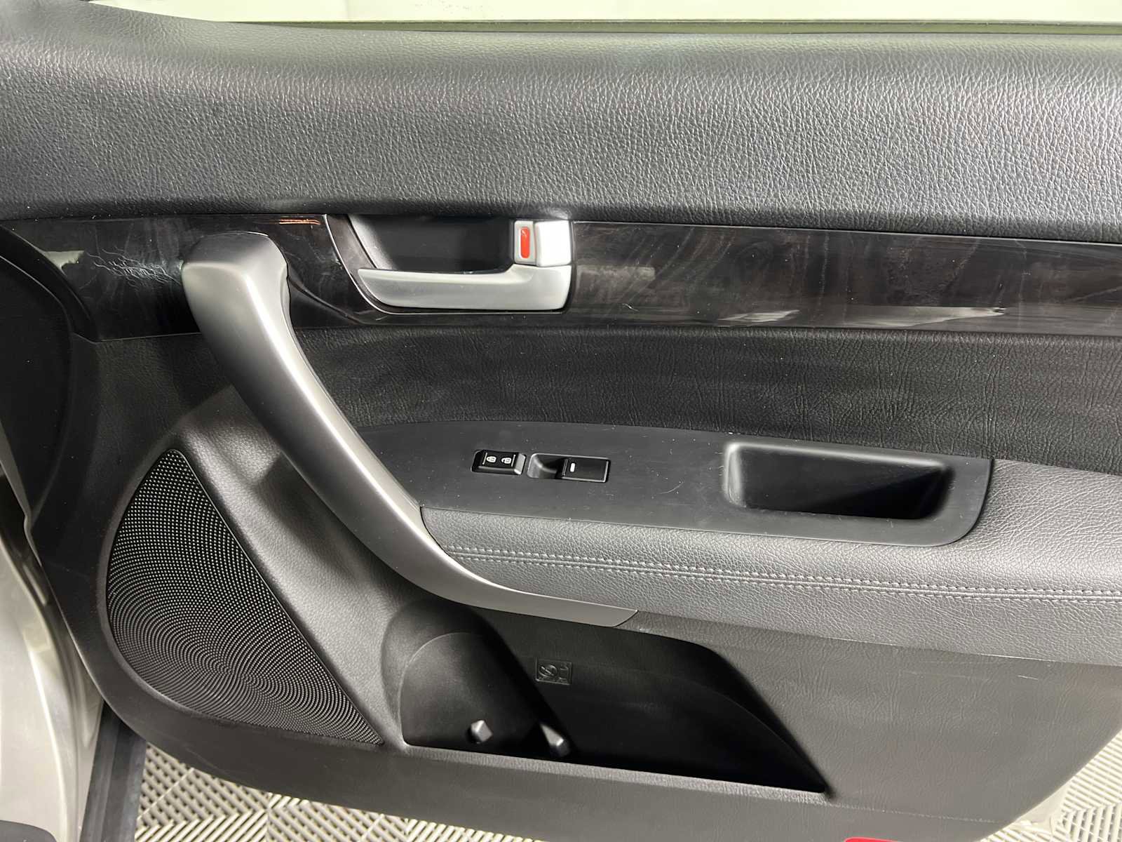 Used 2014 Kia Sorento LX image 21