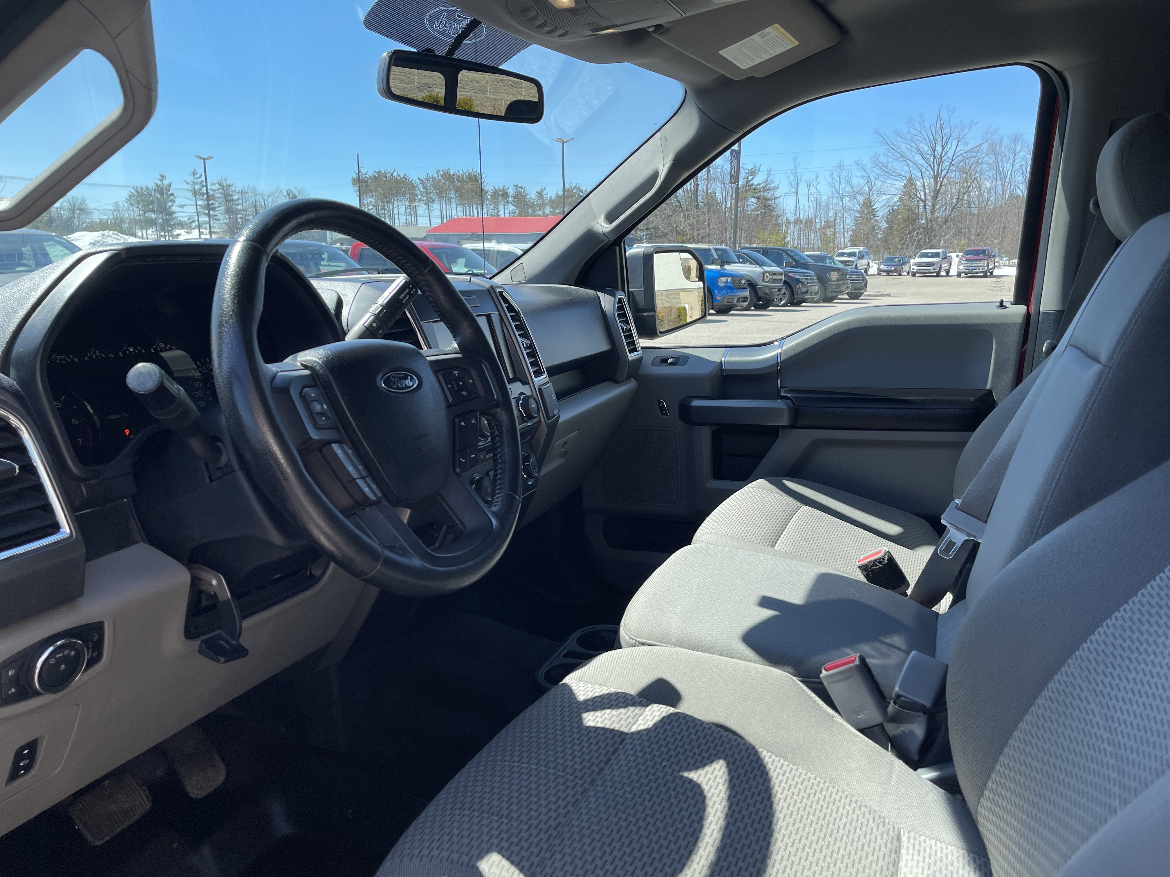 Used 2015 Ford F150 XLT w/ Equipment Group 302A Luxury image 11