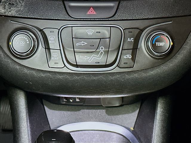 Used 2018 Chevrolet Malibu LT image 31