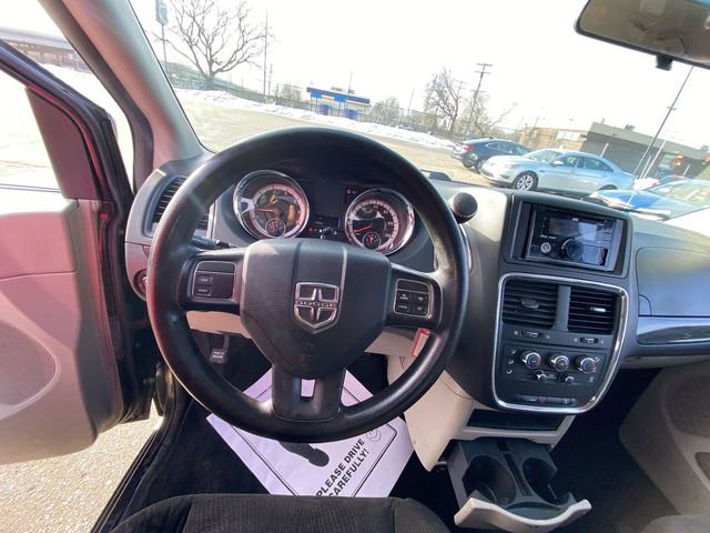 Used 2016 Dodge Grand Caravan SXT FWD image 34