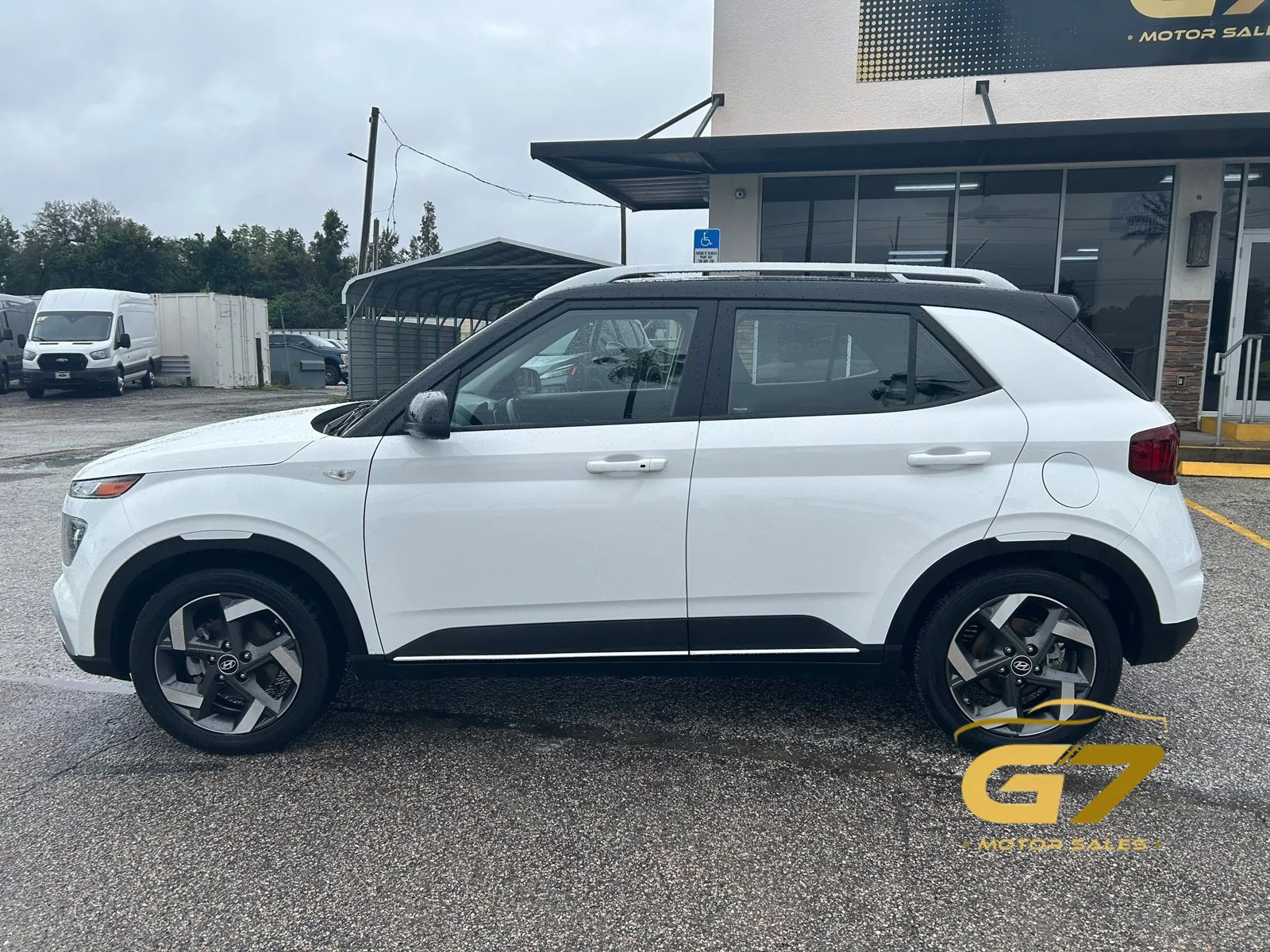 Used 2025 Hyundai Venue Limited FWD image 5