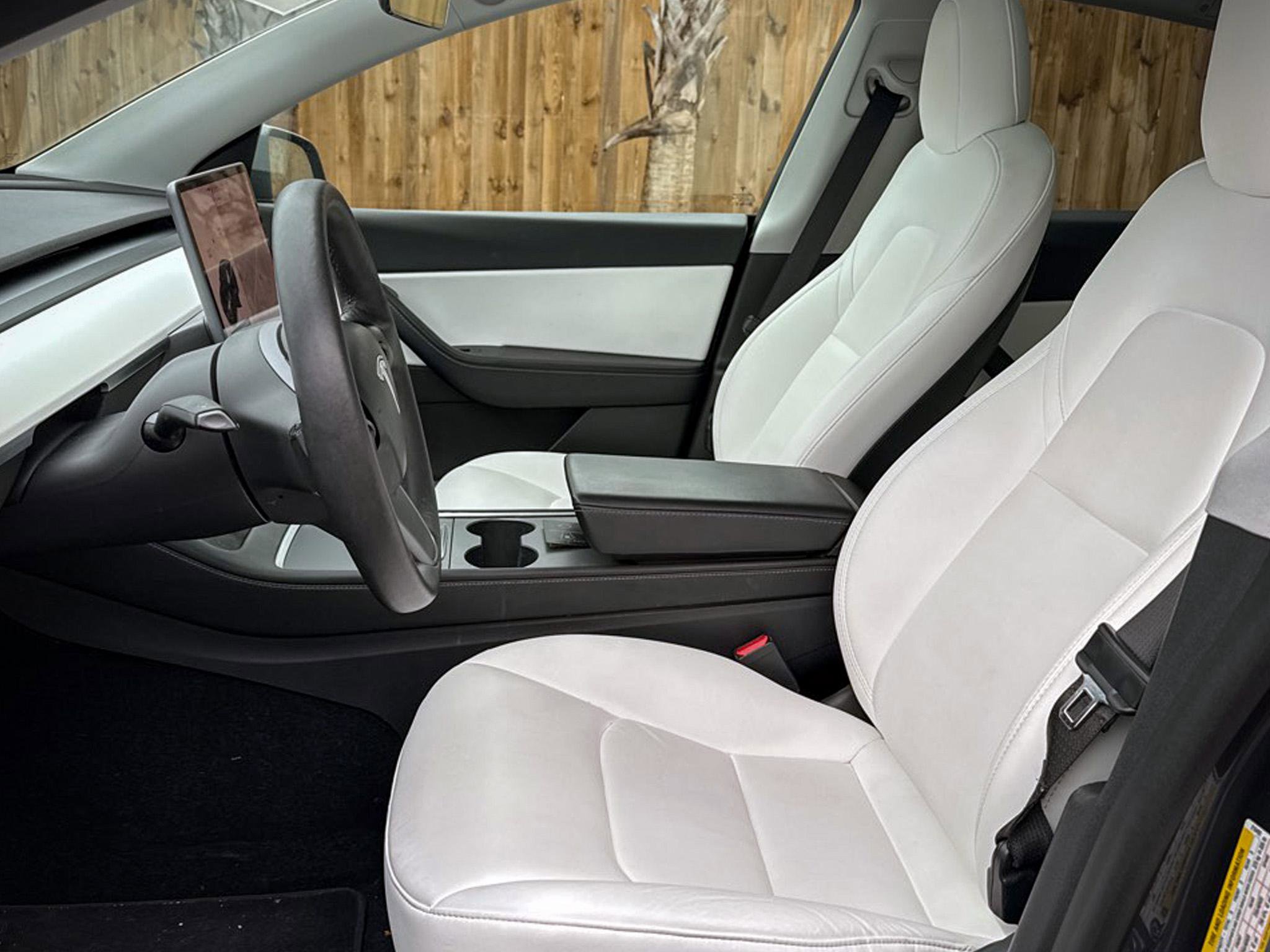 Used 2021 Tesla Model Y Long Range image 18