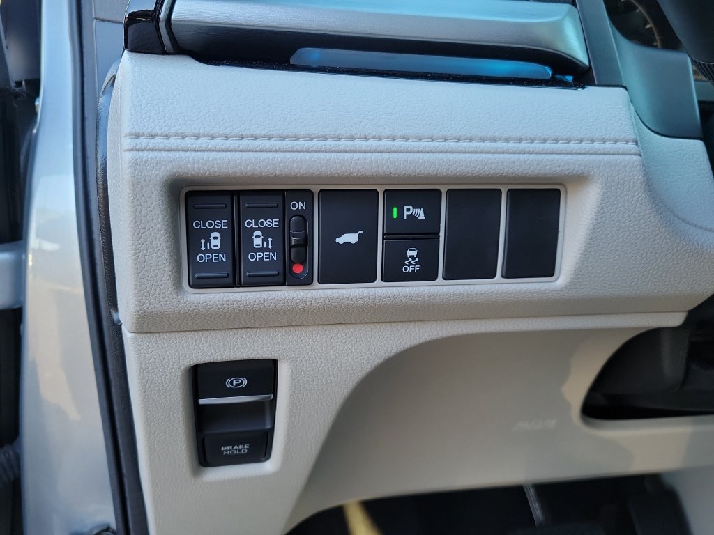 Certified 2026 Honda Odyssey Touring image 32