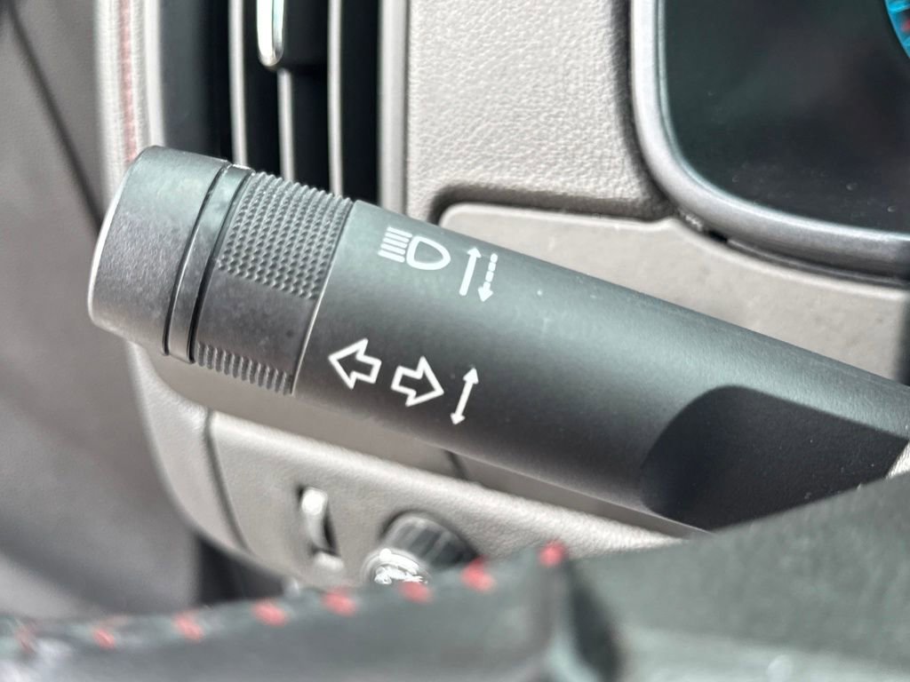 Used 2017 GMC Canyon SLE w/ All Terrain Package image 33