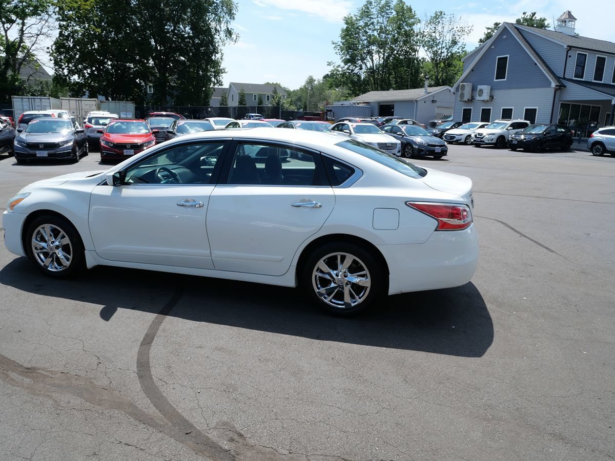 Used 2015 Nissan Altima 2.5 SV FWD image 8