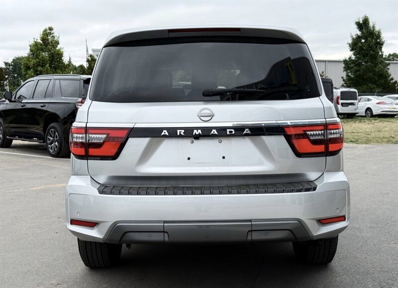 Used 2021 Nissan Armada SV AWD/4WD image 9