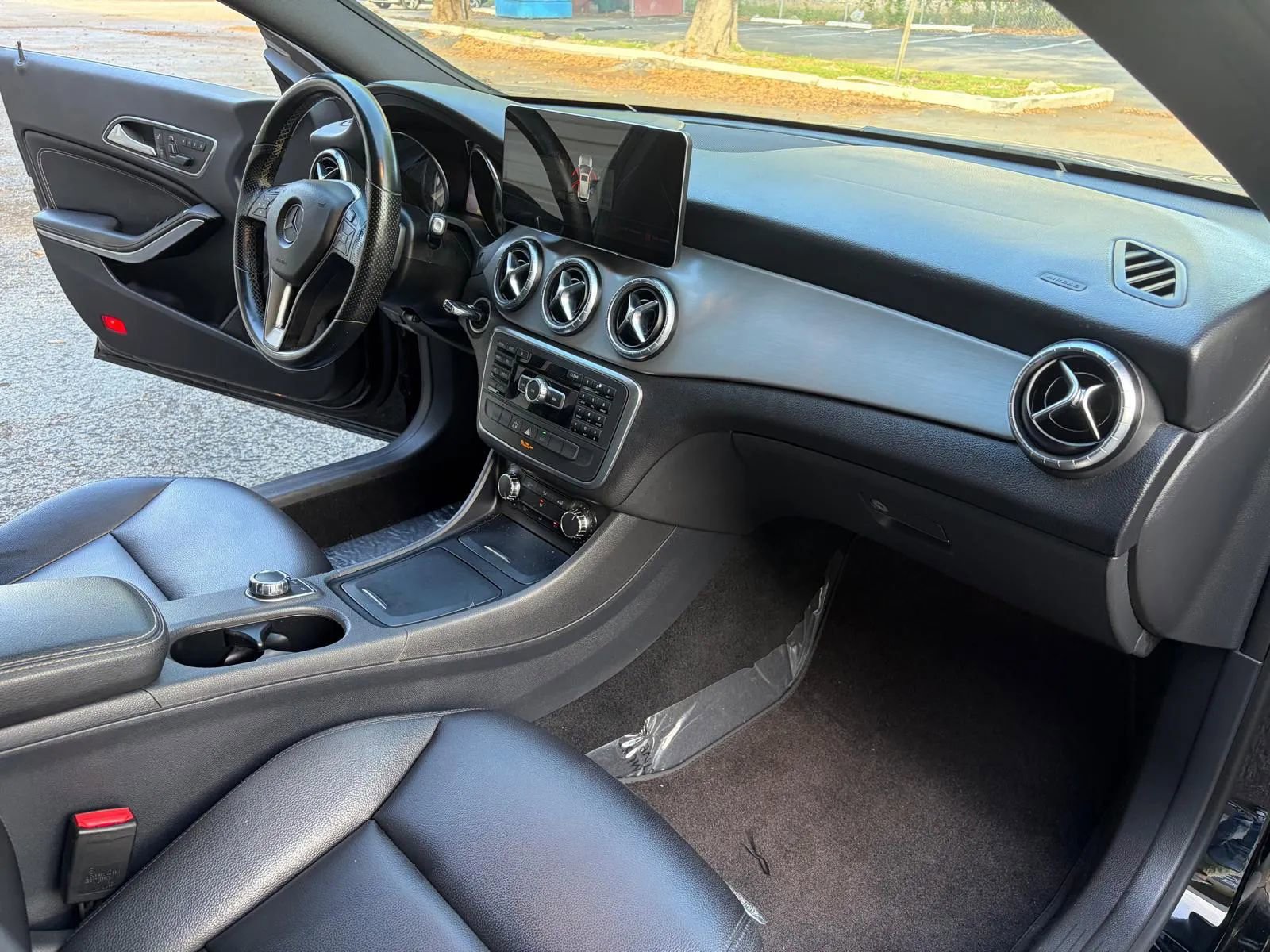 Used 2014 Mercedes-Benz CLA 250 w/ Sport Package image 31