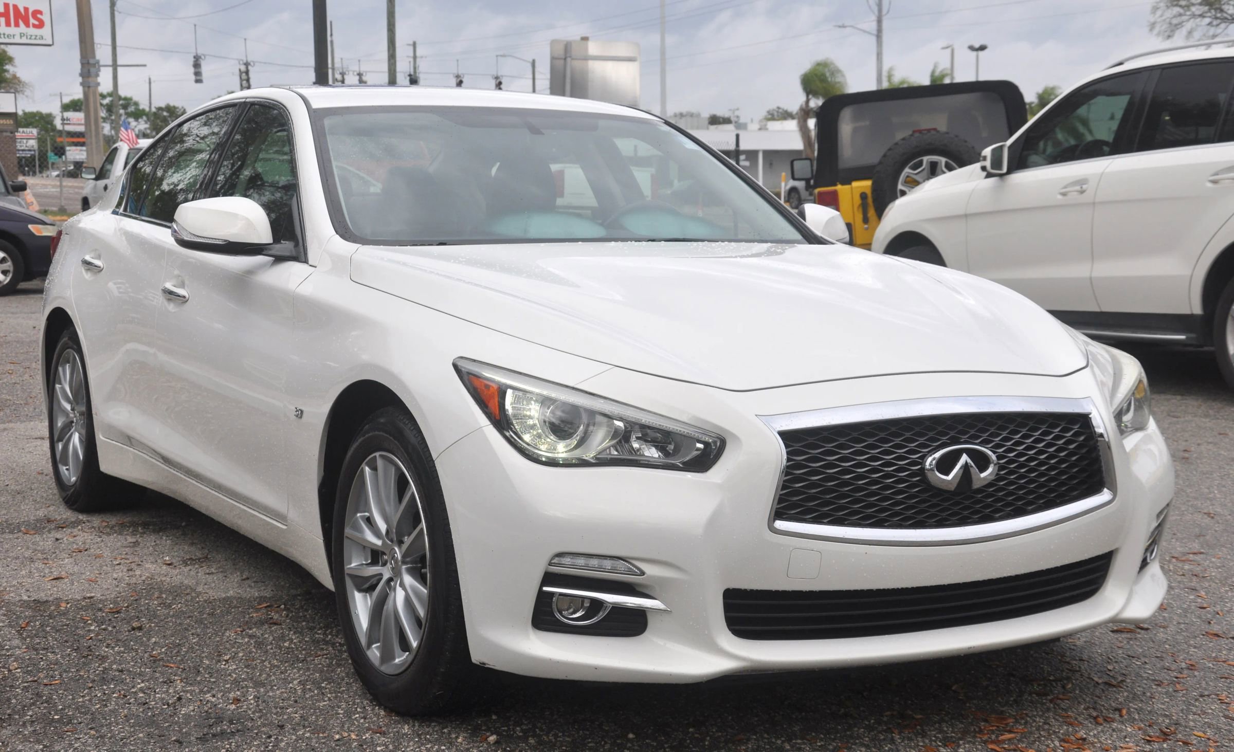 Used 2014 INFINITI Q50 Premium w/ Navigation Package image 2