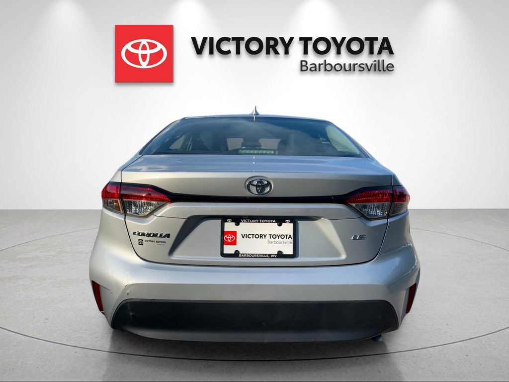 Used 2024 Toyota Corolla LE FWD image 4