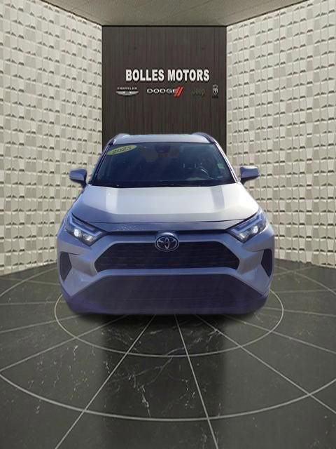 Used 2025 Toyota RAV4 XLE AWD/4WD image 12