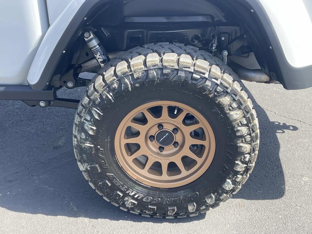 Used 2023 Jeep Gladiator Rubicon w/ LED Lighting Group AWD/4WD image 6