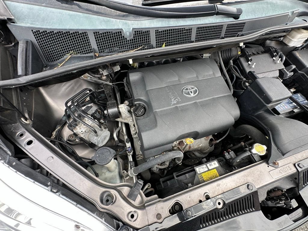 Used 2014 Toyota Sienna LE AWD/4WD image 38