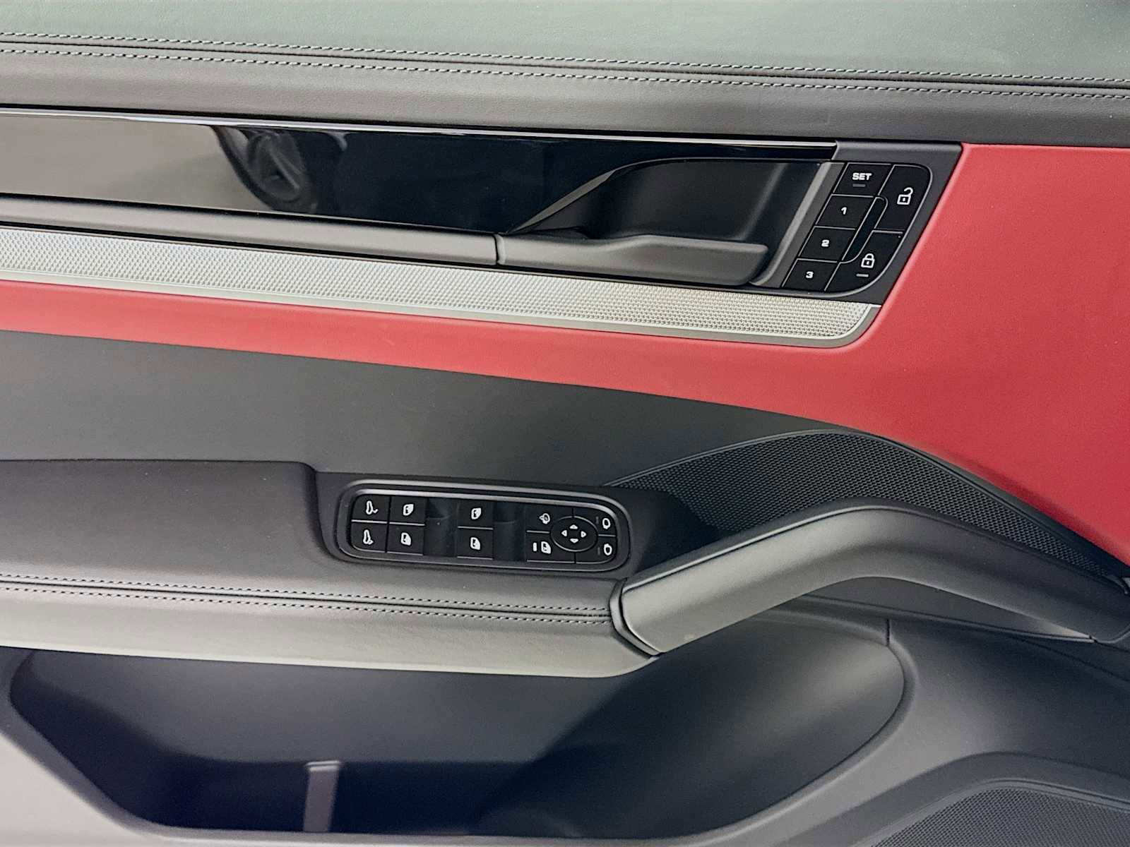 New 2026 Porsche Cayenne S image 11