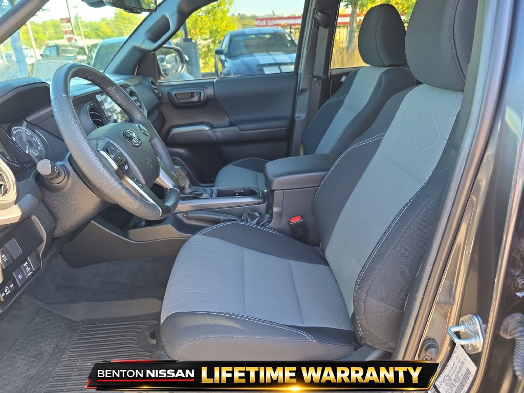 Used 2022 Toyota Tacoma TRD Sport w/ Technology Package AWD/4WD image 18
