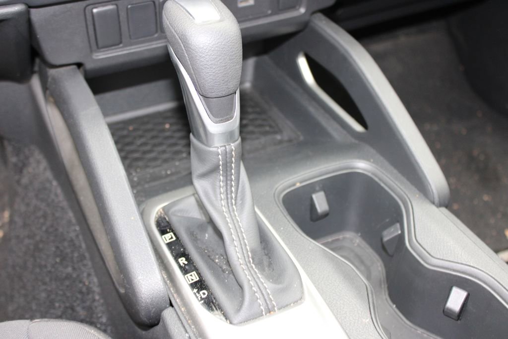 Used 2024 Nissan Frontier SV image 30