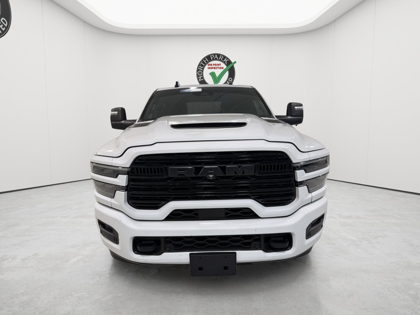 Used 2025 RAM 2500 Laramie AWD/4WD image 8