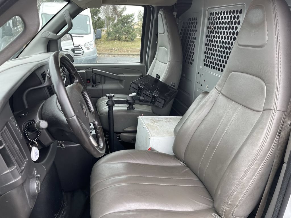 Used 2016 GMC Savana 2500 RWD image 4