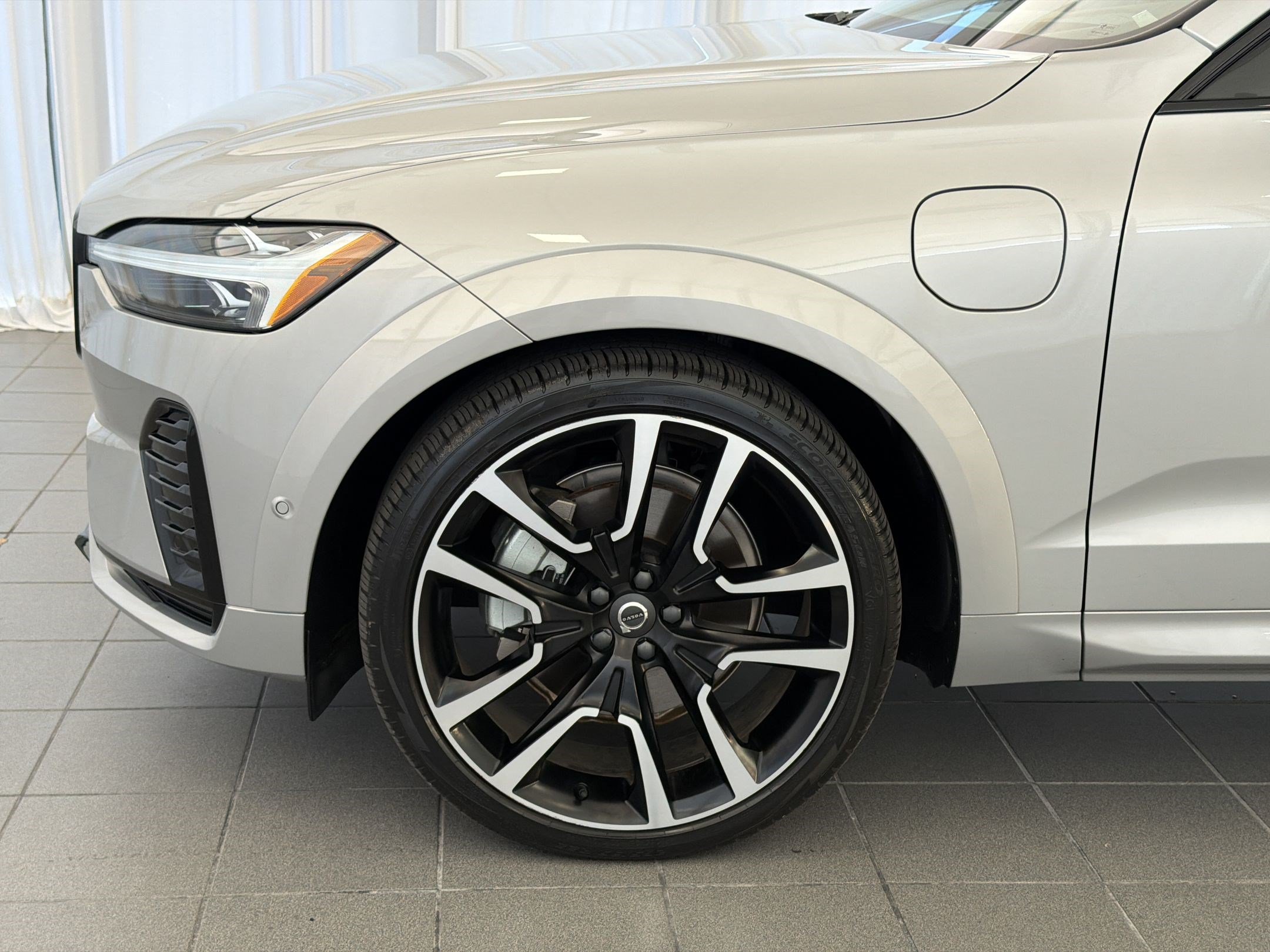 Used 2024 Volvo XC60 T8 Ultimate w/ Protection Package Premier AWD/4WD image 11