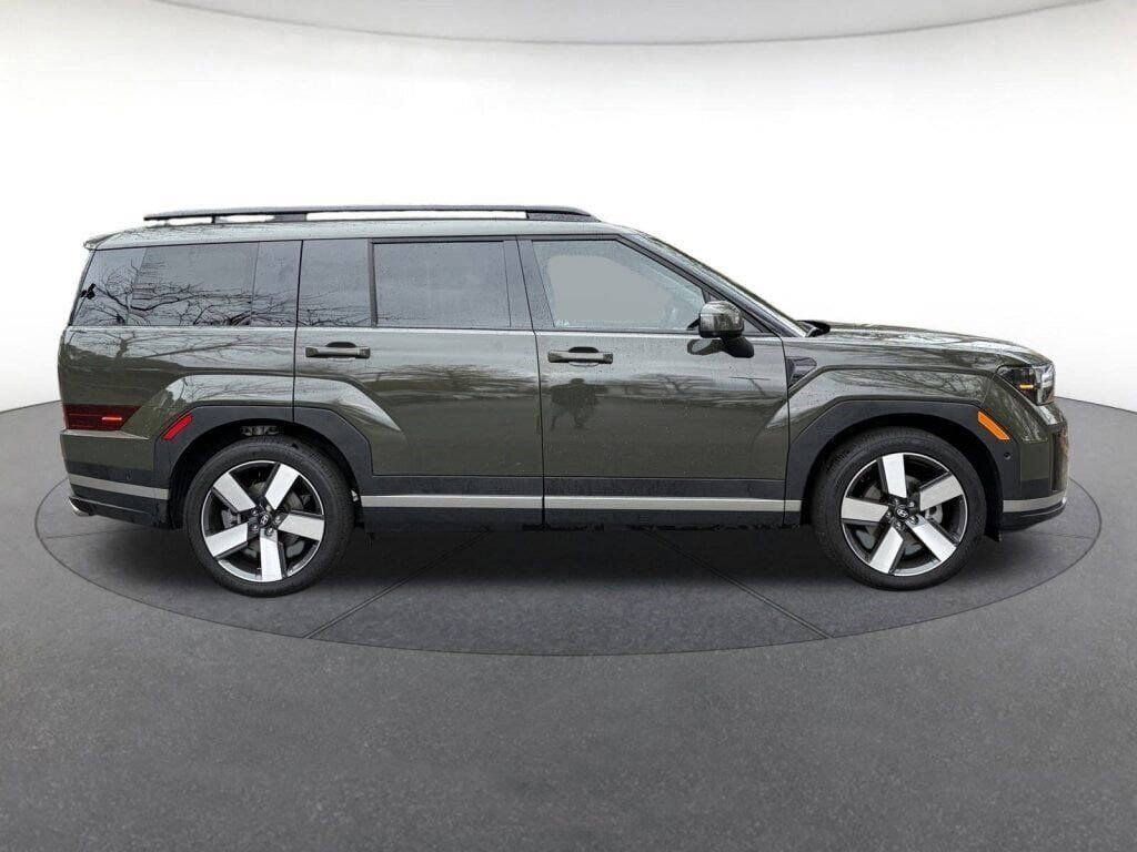 Used 2024 Hyundai Santa Fe Limited image 6