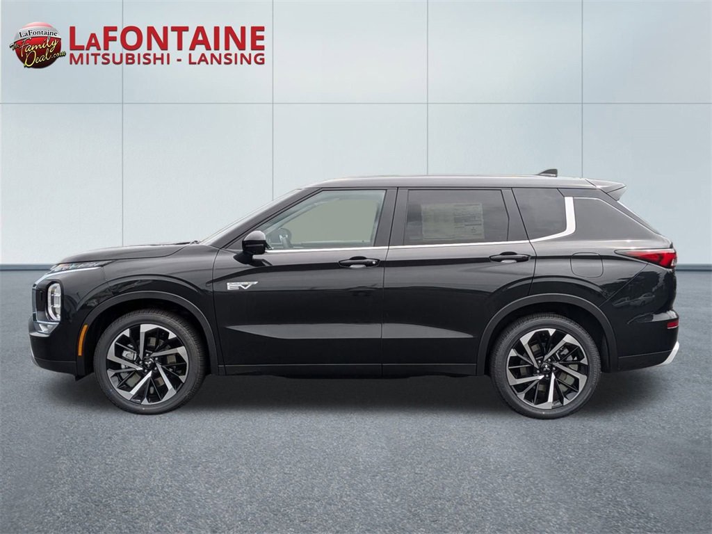 New 2025 Mitsubishi Outlander SE image 2