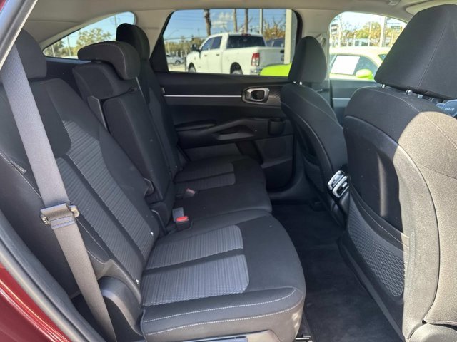Used 2024 Kia Sorento LX image 19