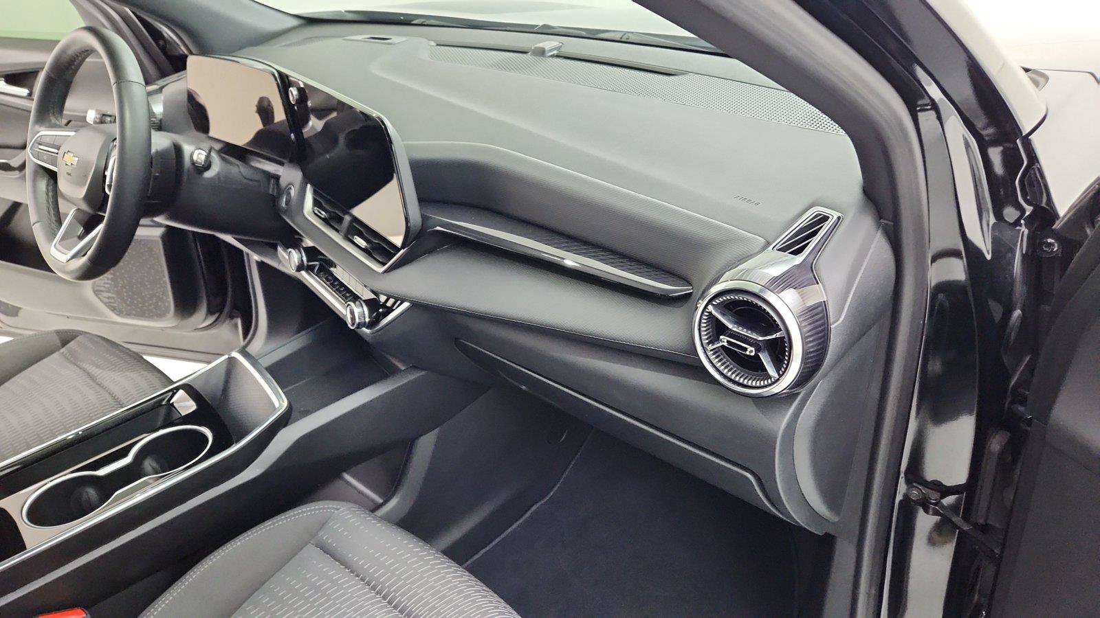 Used 2025 Chevrolet Equinox LT FWD image 56