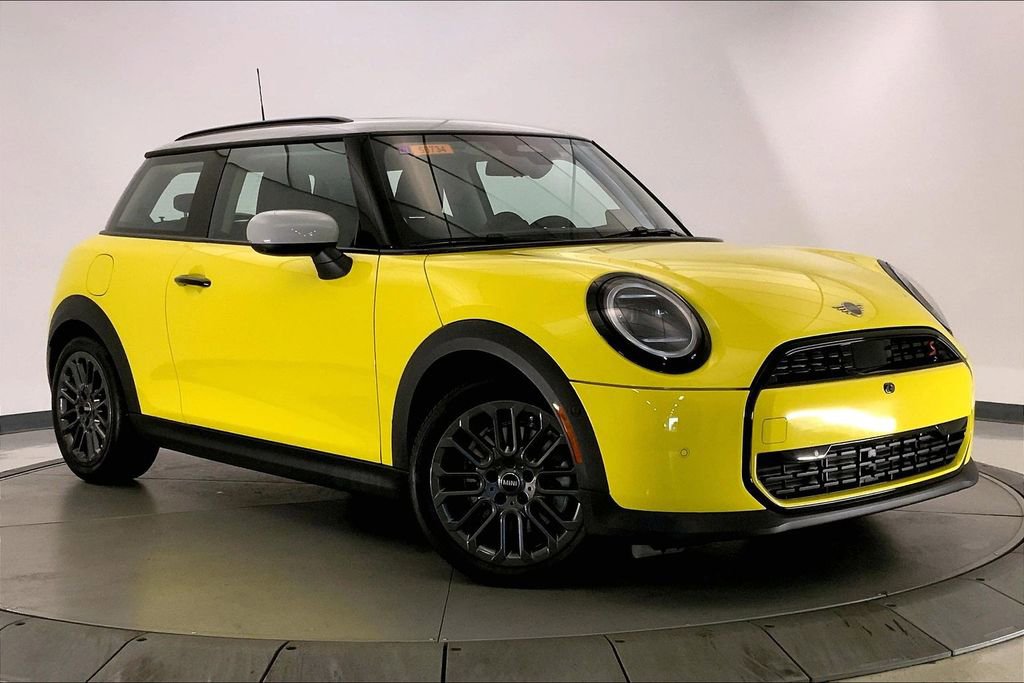 Certified 2025 MINI Cooper S image 33