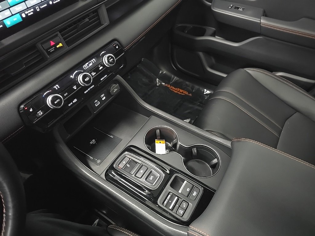 Used 2023 Honda Pilot TrailSport image 27