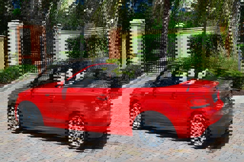 Used 2012 BMW 135i Convertible image 24