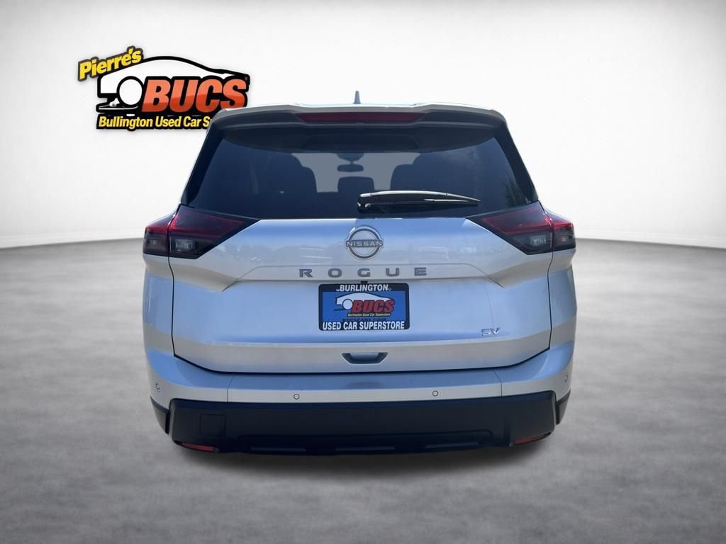 Used 2025 Nissan Rogue SV FWD image 4