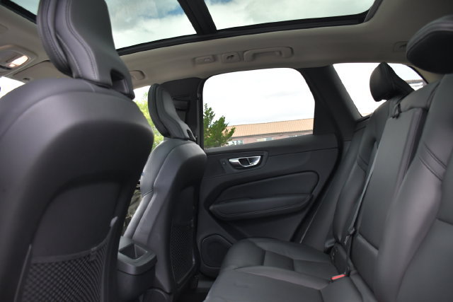Used 2025 Volvo XC60 B5 Core AWD/4WD image 25