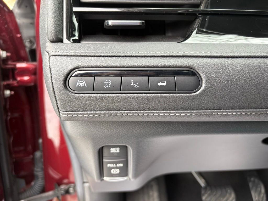 Used 2025 INFINITI QX80 Sensory image 25