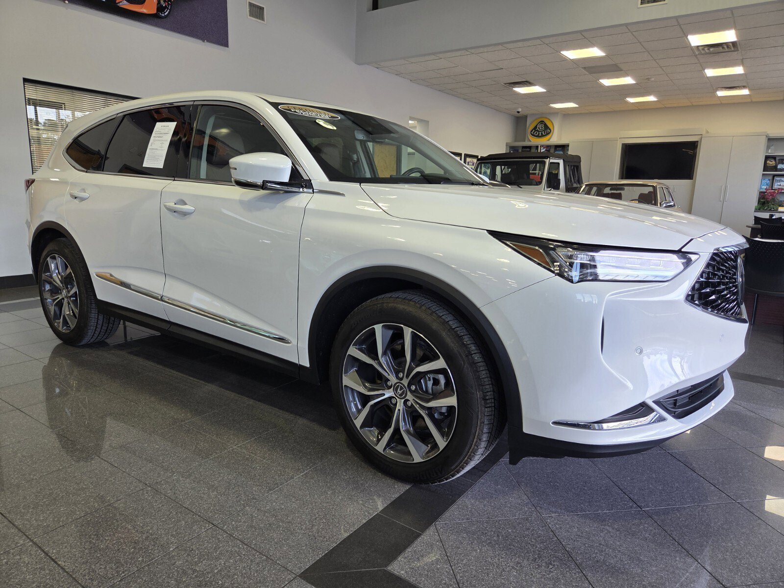 Used 2024 Acura MDX SH-AWD w/ Technology Package image 6